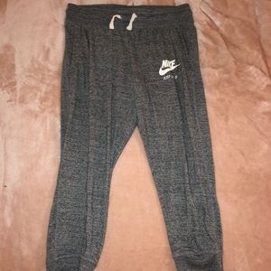 Capri Nike joggers